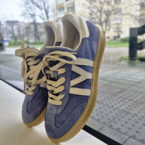 Blue leather Capri sneakers